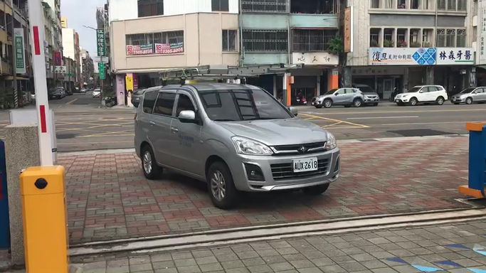 台中市忠信國小-車輛進入